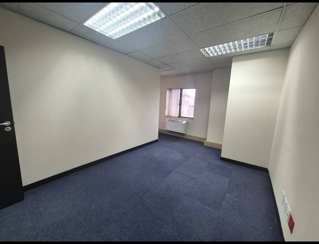 135M² OFFICE TO LET IN BRUMA